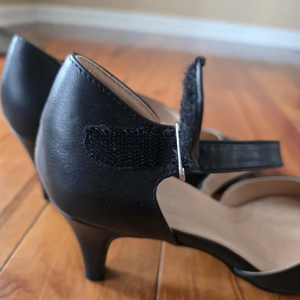 Journee Tillis Black High Heel Pump Tru Comfort Foam Size 9.5